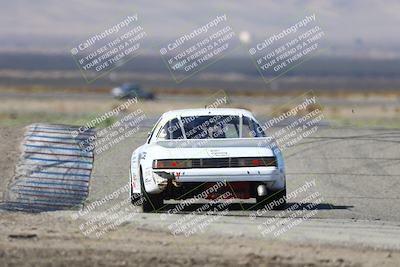 media/Oct-26-2025-CalClub SCCA (Sun) [[8ce1e69566]]/Group 2/Grapevine/